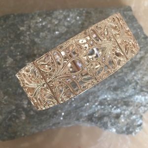 Beautiful Gold Plated Bracelet!